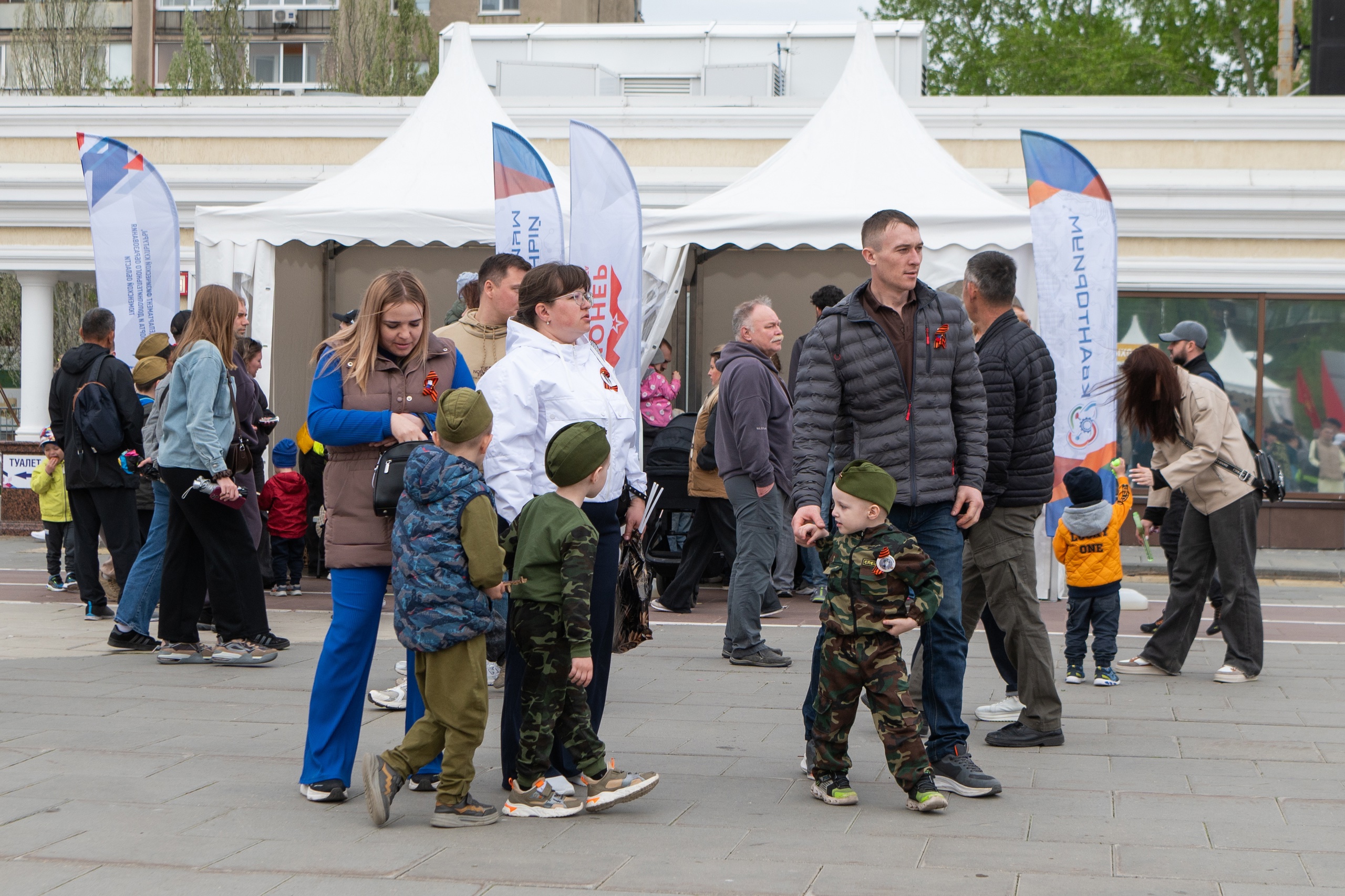 Водолазный шлем, деревянный «Папаша» и тактическая медицина: празднование Дня Победы на площади 400-летия Тюмени