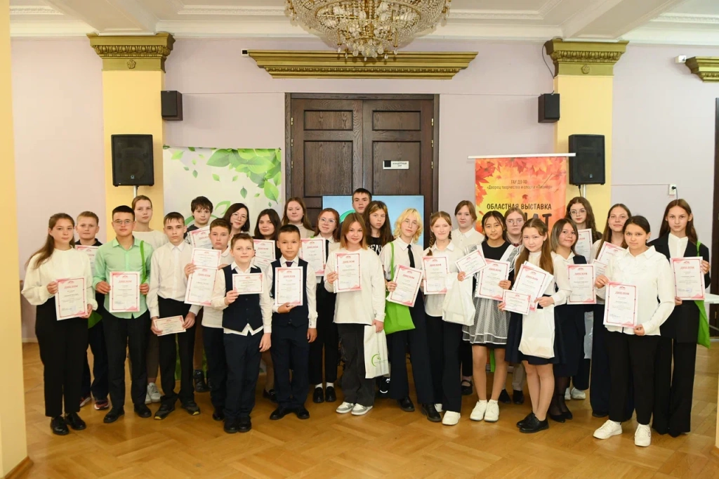 Попробовать огурдыню, момордику и мангольд могли все желающие на выставке «Юннат»