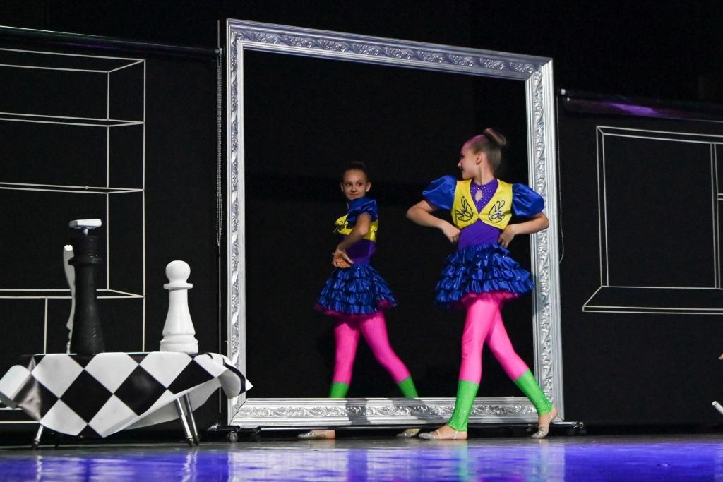 Цирковой спектакль “Алиса в Зазеркалье” уже в эти выходные!