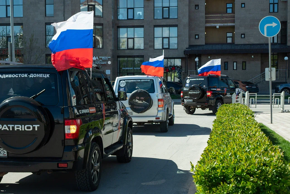 Участники благотворительного автопробега «Одна Родина – одна семья» сделали остановку в Тюмени Участники благотворительного автопробега «Одна Родина – одна семья» сделали остановку в Тюмени