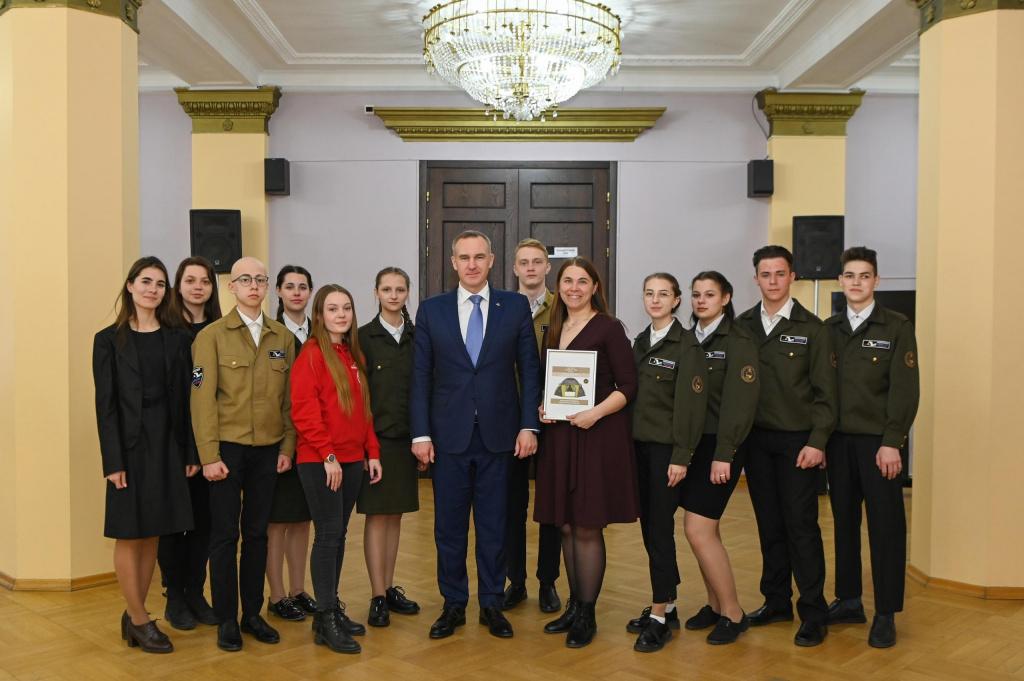 Глава города Тюмени проводил поисковиков в экспедицию Глава города Тюмени проводил поисковиков в экспедицию