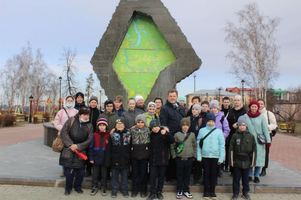 Областная школа юных краеведов «Тюменский Следопыт» провела занятие - экскурсию о дореволюционных учебных заведениях города Областная школа юных краеведов «Тюменский Следопыт» провела занятие - экскурсию о дореволюционных учебных заведениях города
