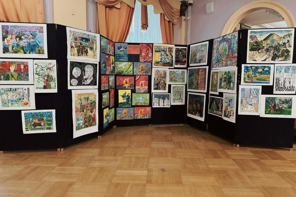 Во Дворце творчества и спорта “Пионер” проходит выставка, посвященная Дню Победы Во Дворце творчества и спорта “Пионер” проходит выставка, посвященная Дню Победы