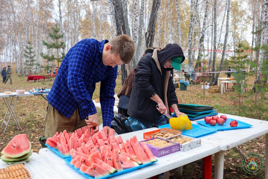 Юные поисковики и Неугомонные встретили начало учебного года на ежегодном Арбузнике Юные поисковики и Неугомонные встретили начало учебного года на ежегодном Арбузнике