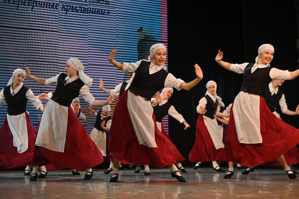 В Тюмени прошел юбилейный конкурс «Серебряные крылышки» В Тюмени прошел юбилейный конкурс «Серебряные крылышки»