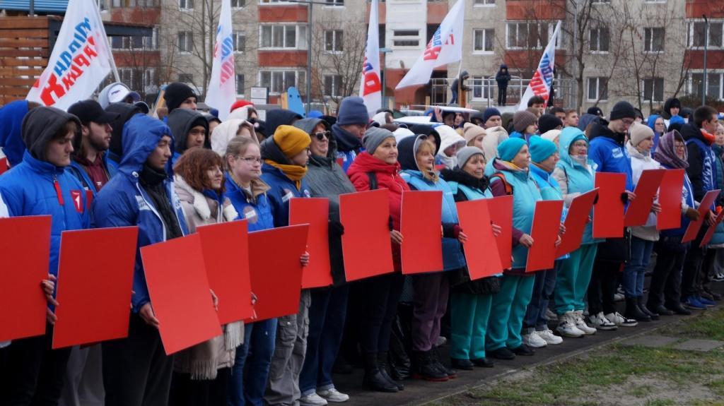 В Тюмени торжественно открыли Сквер Добровольцев В Тюмени торжественно открыли Сквер Добровольцев