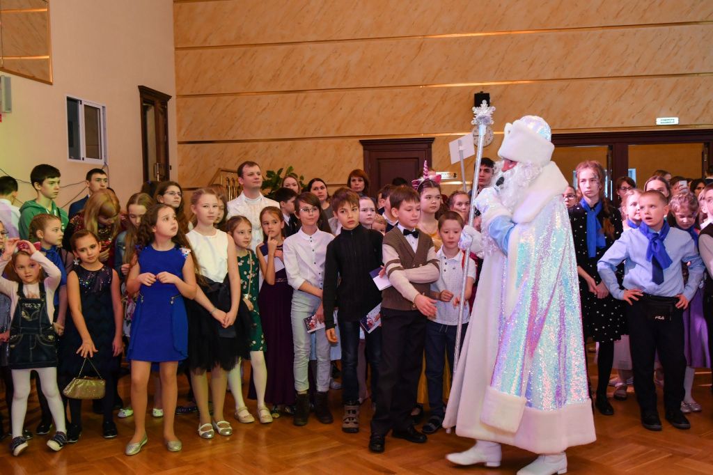 Губернаторская елка соберет в Тюмени талантливых школьников со всей области Губернаторская елка соберет в Тюмени талантливых школьников со всей области