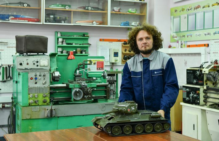 Воспитанники «Кванториума» изготовили модели основных образцов военной техники времен Второй Мировой войны Воспитанники «Кванториума» изготовили модели основных образцов военной техники времен Второй Мировой войны