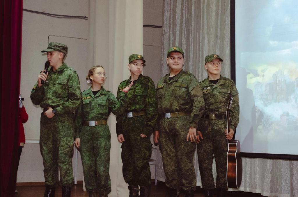 Тюменские поисковики - призеры межрегиональных военно-поисковых сборов Тюменские поисковики - призеры межрегиональных военно-поисковых сборов