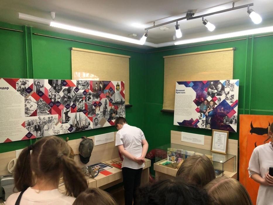 Юные краеведы проследовали “Тенью Каравеллы” по экспозициям Литературно-краеведческого центра Тюмени Юные краеведы проследовали “Тенью Каравеллы” по экспозициям Литературно-краеведческого центра Тюмени